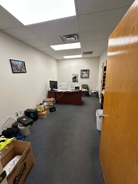 More Photos Of 1371 Church St, Bohemia Manufacturing For Lease