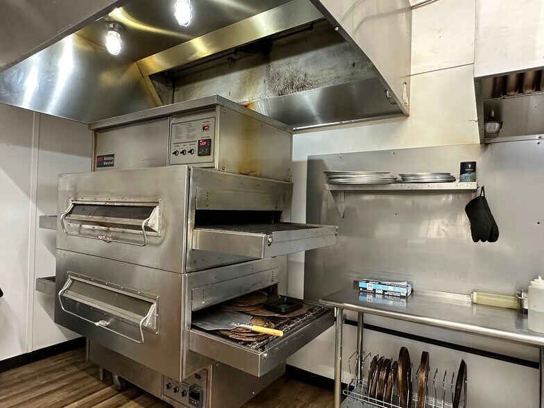 More Photos Of 277 Luther Seiber Blvd, Pioneer Restaurant For Sale