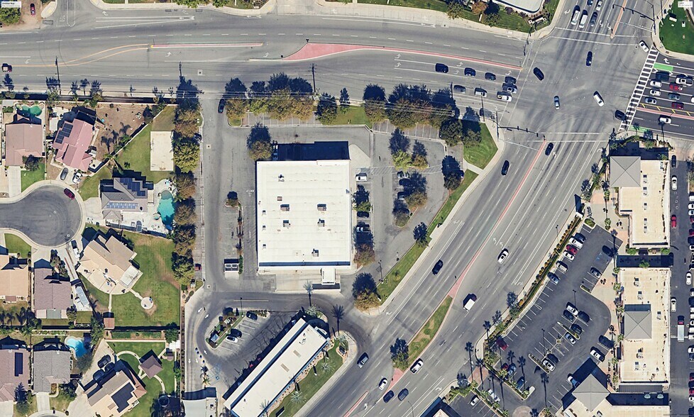 More Photos Of 1107 Calloway Dr, Bakersfield Freestanding For Lease