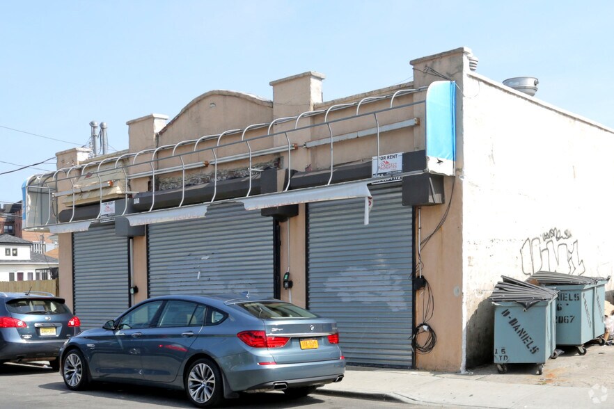 Primary Photo Of 2505 Seagirt Ave, Far Rockaway Freestanding For Sale