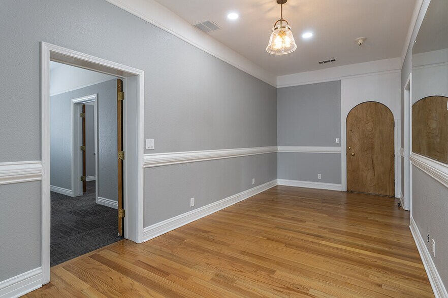 More Photos Of 120 Pickard Pl, Reno Office For Lease