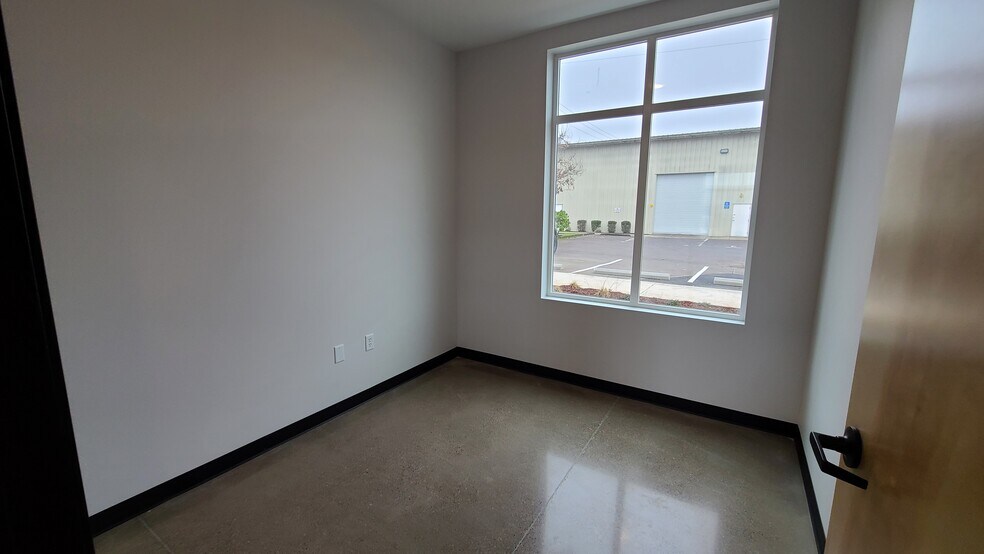 More Photos Of 540 Patterson St NW, Salem General Retail For Lease