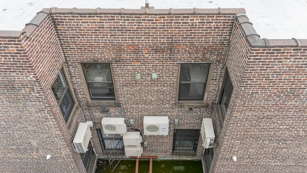 More Photos Of 31-53 Steinway St, Astoria Storefront Retail Office For Sale