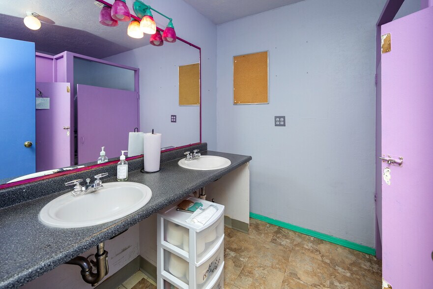 More Photos Of 2115 Mountain Rd, Sedona Warehouse For Sale