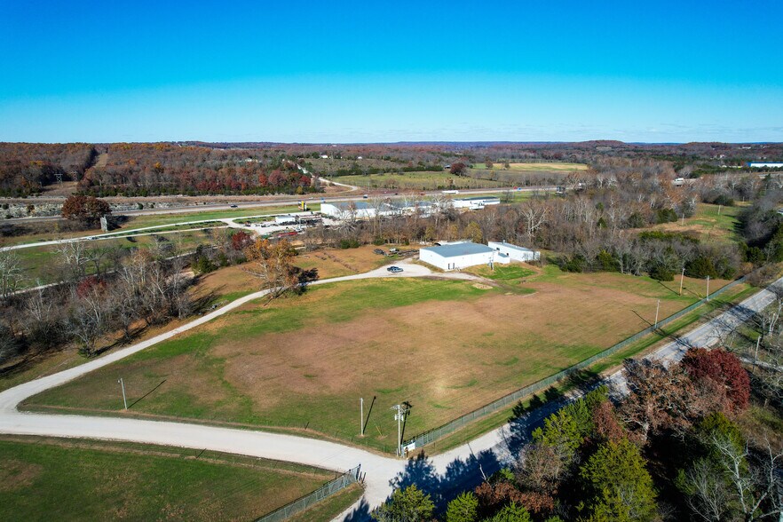 More Photos Of 27877 Glacier Point Rd, Lebanon Warehouse For Lease