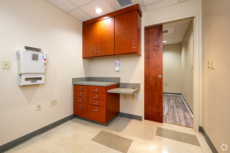 More Photos Of 64040 Highway 434, Lacombe Medical For Lease