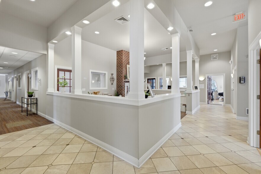 More Photos Of 1280 W Main St, Sun Prairie Freestanding For Sale