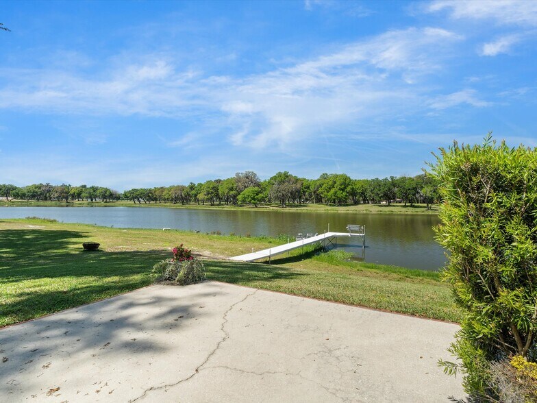 More Photos Of 15400 S US Highway 301, Summerfield Office For Sale