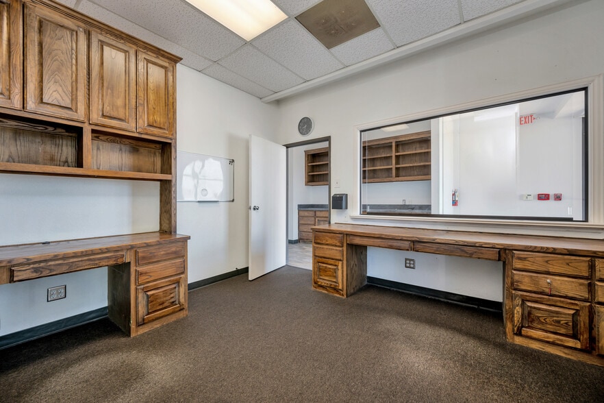 More Photos Of 132 El Chico Trl, Willow Park Medical For Lease