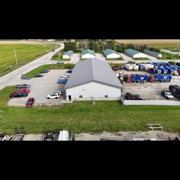 More Photos Of 1120 Pearl St, Seymour Township Warehouse For Lease