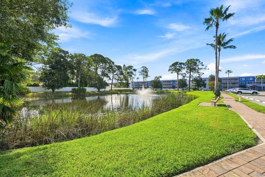 More Photos Of 2725 Coconut Bay Ln, Sarasota Apartments For Sale