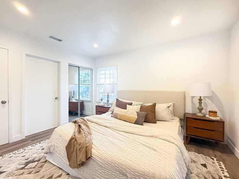 More Photos Of 6112-6114 Saturn St, Los Angeles Apartments For Sale
