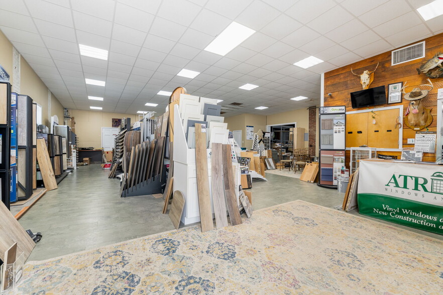 More Photos Of 728 N Main St, Emporia Auto Repair For Sale