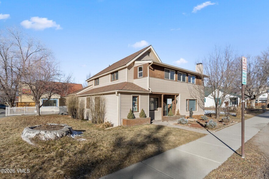 More Photos Of 215 Capitol Street, Eagle Land For Sale