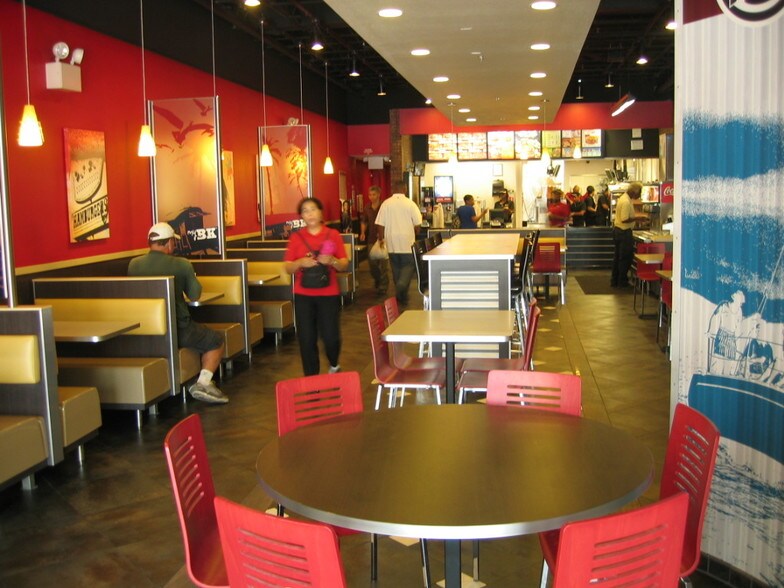 More Photos Of 50 W Flagler St, Miami Fast Food For Lease