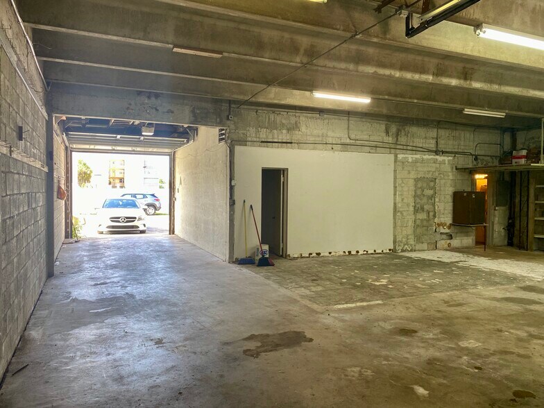 More Photos Of 2126 Collins Ct, Hollywood Refrigeration Cold Storage For Lease