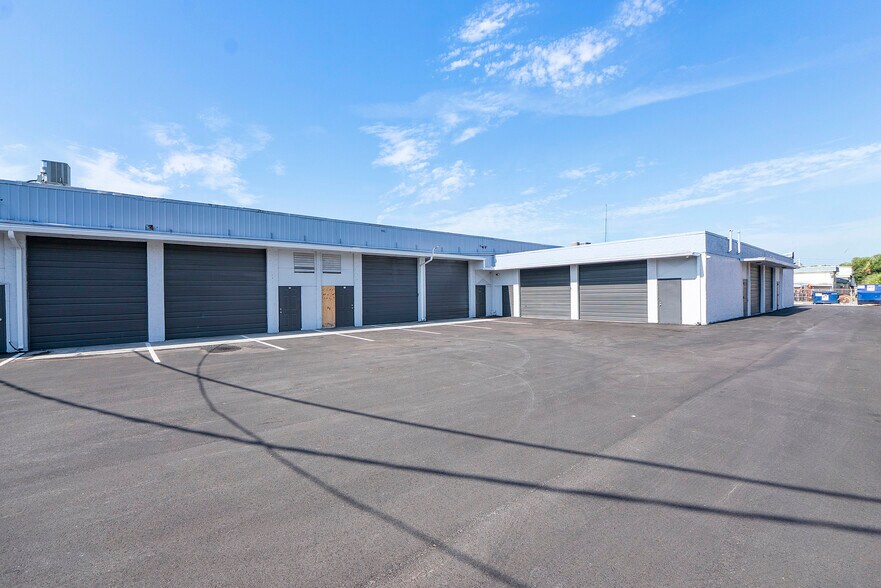 More Photos Of 6461 Garden Rd, Riviera Beach Industrial For Lease
