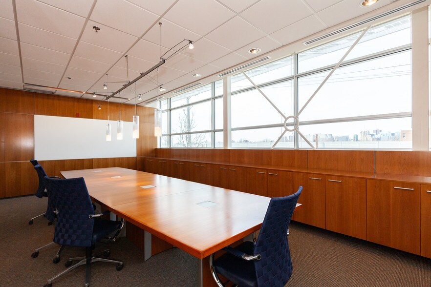 More Photos Of 14 Chamberlain Ave, Ottawa Office For Lease