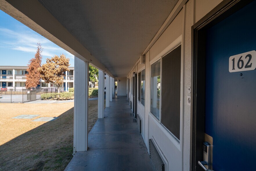 More Photos Of 840 S Indian Hill Blvd, Claremont Hotel For Sale