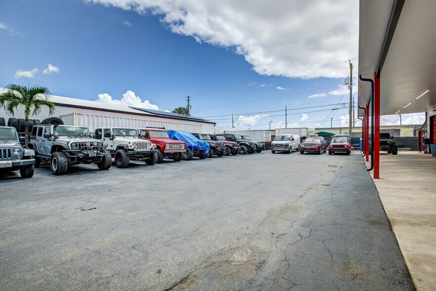 More Photos Of 530 S Dixie Hwy W, Pompano Beach Auto Repair For Sale
