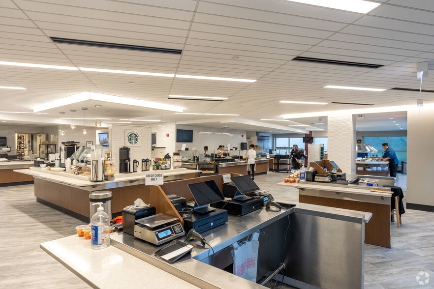 More Photos Of 3 Parkway Blvd N, Deerfield Office For Sale