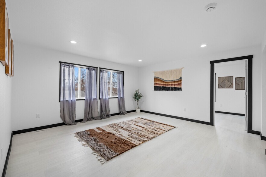 More Photos Of 1113 10th St NW, Minot Multifamily For Sale