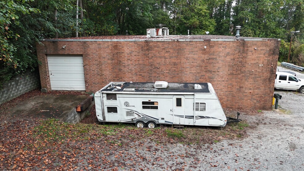 More Photos Of 1525 9th Ave SE, Hickory Warehouse For Sale