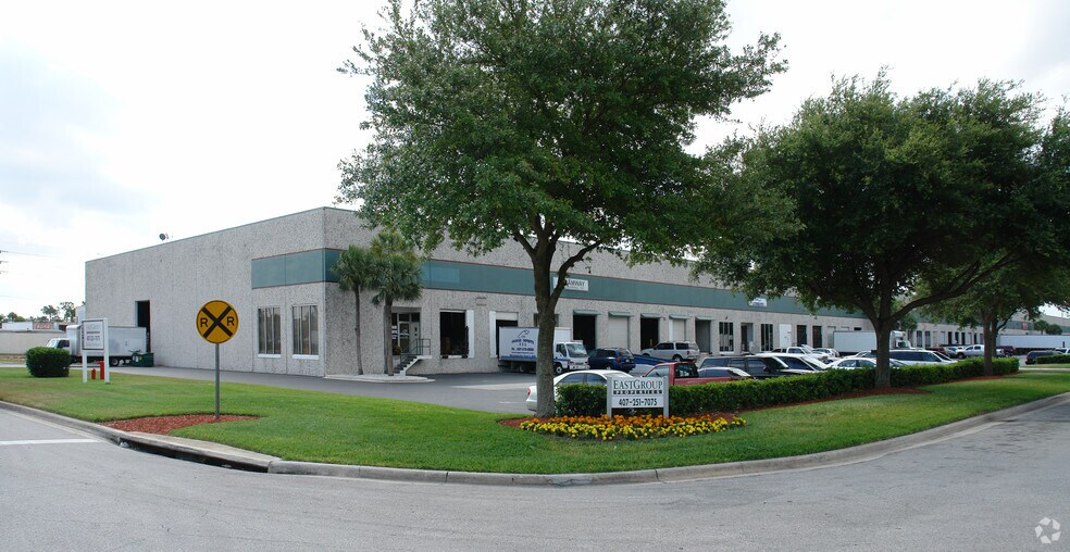 More Photos Of 7503-7527 Exchange Dr, Orlando Distribution For Lease