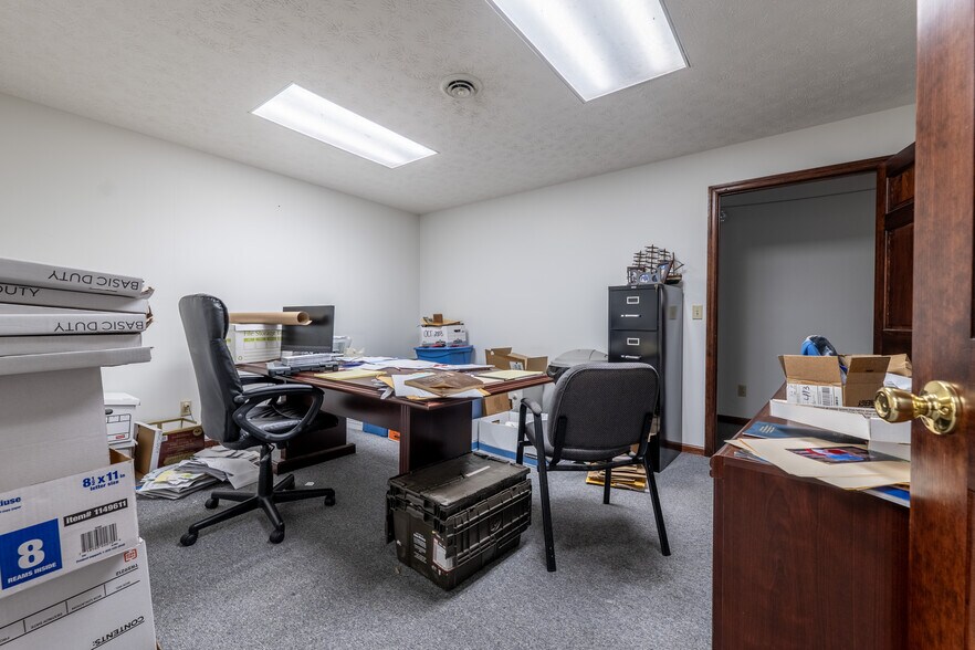 More Photos Of 24112 E 2nd St, Wellston Office For Sale