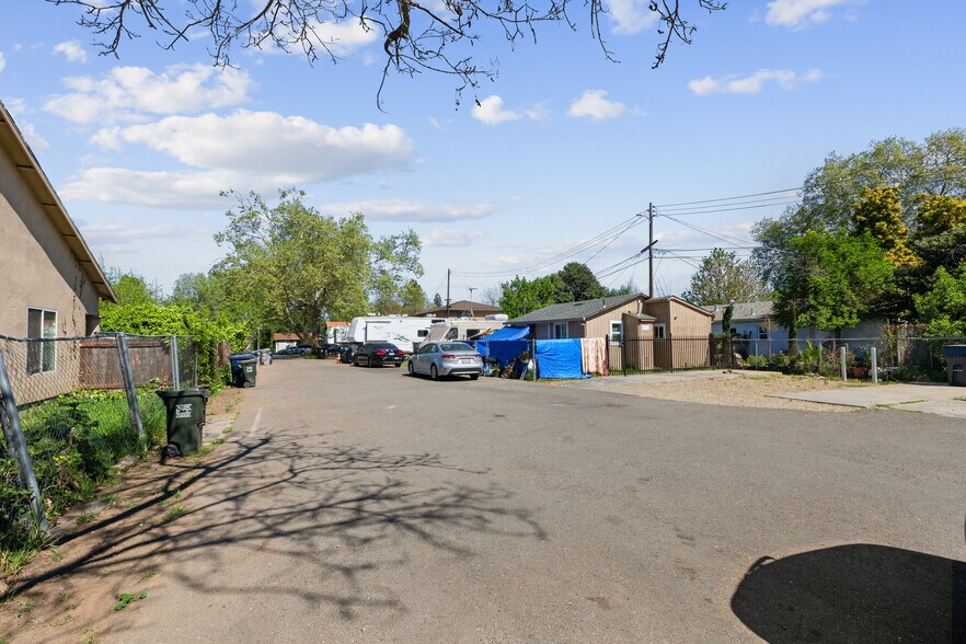 More Photos Of 420 Cleveland Ave, Sacramento Land For Sale
