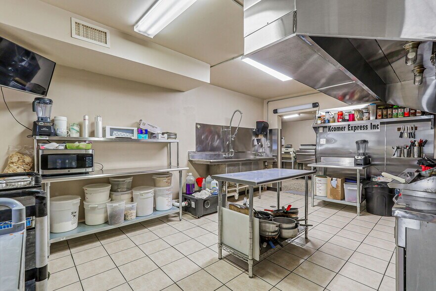 More Photos Of 2222 Bassett Ave, El Paso Storefront Retail Residential For Sale