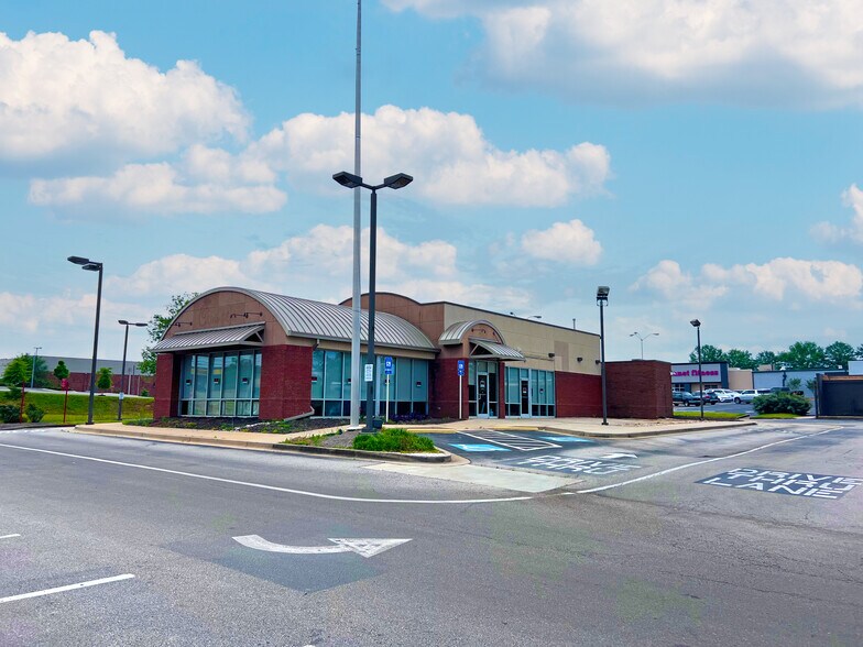 More Photos Of 116 Commerce Ave, Lagrange Restaurant For Sale