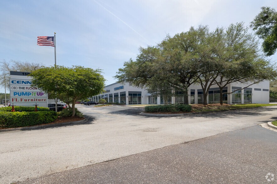 More Photos Of 11840 Beach Blvd, Jacksonville Showroom For Lease