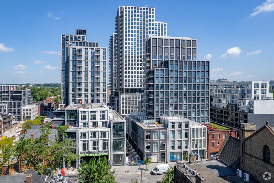 More Photos Of 748 Bathurst St, Toronto Unknown For Lease