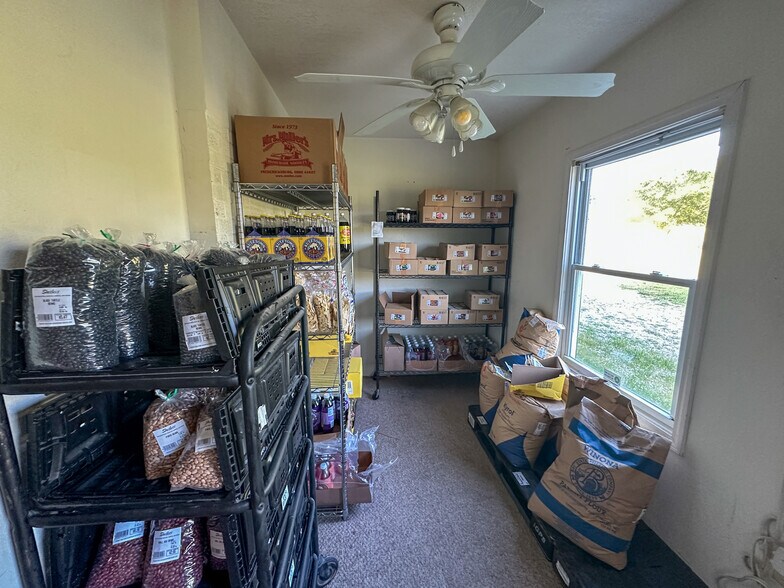 More Photos Of 6839 Outer Rd, Mountain Grove Supermarket For Sale