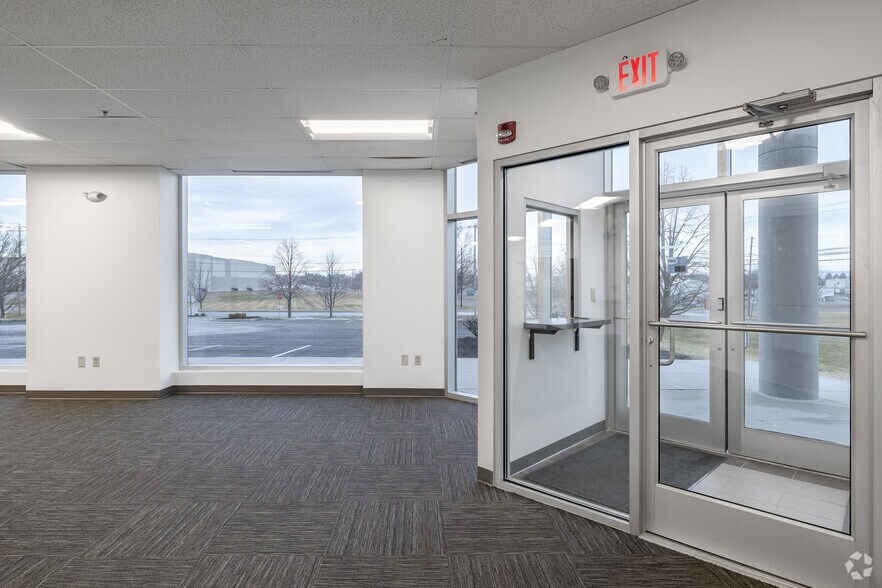 More Photos Of 1 S Shearer Dr, Carlisle Warehouse For Lease