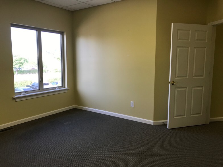 More Photos Of 1031 Wellington Way, Lexington Medical For Sale