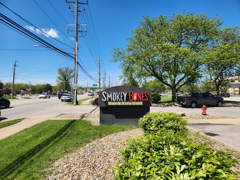 More Photos Of 7725 Reynolds Rd, Mentor Restaurant For Lease
