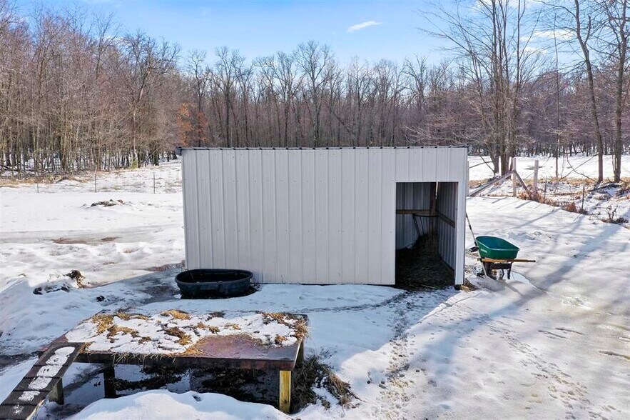 More Photos Of W11375-A W11375-A County Road X Rd, Crivitz Sports And Entertainment For Sale