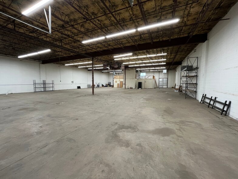 More Photos Of 2610 S Raritan Cir, Englewood Industrial For Sale