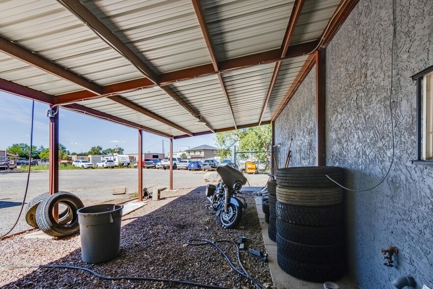 More Photos Of 1992 Aspen Cir, Pueblo Auto Repair For Sale