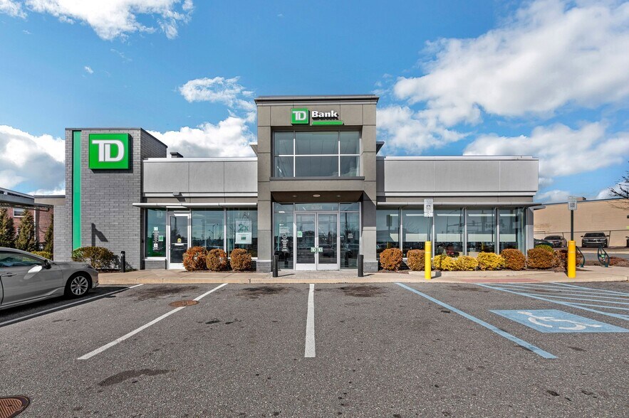 Primary Photo Of 6304 Roosevelt Blvd, Philadelphia Bank For Sale