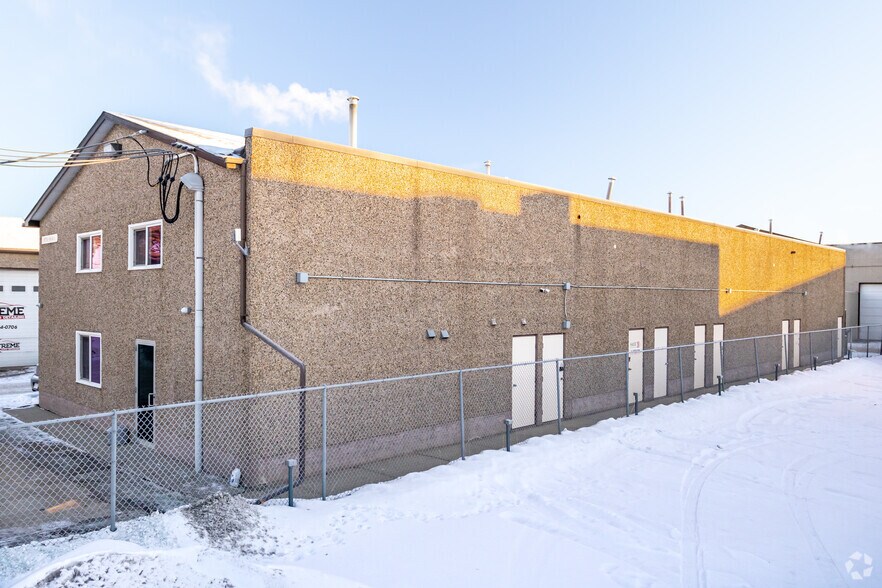 More Photos Of 15821 116th Ave NW, Edmonton Warehouse For Lease