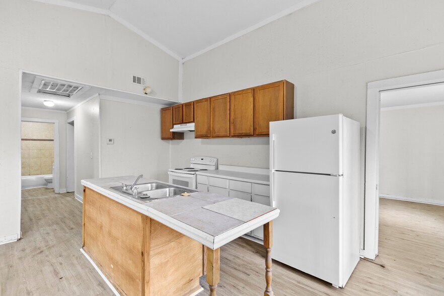 More Photos Of 31 Jackson Rd, Huntsville Apartments For Sale