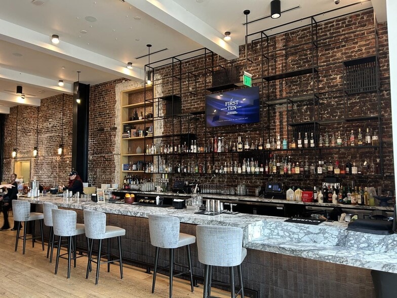 More Photos Of 5211 W Adams Blvd, Los Angeles Storefront Retail Office For Lease
