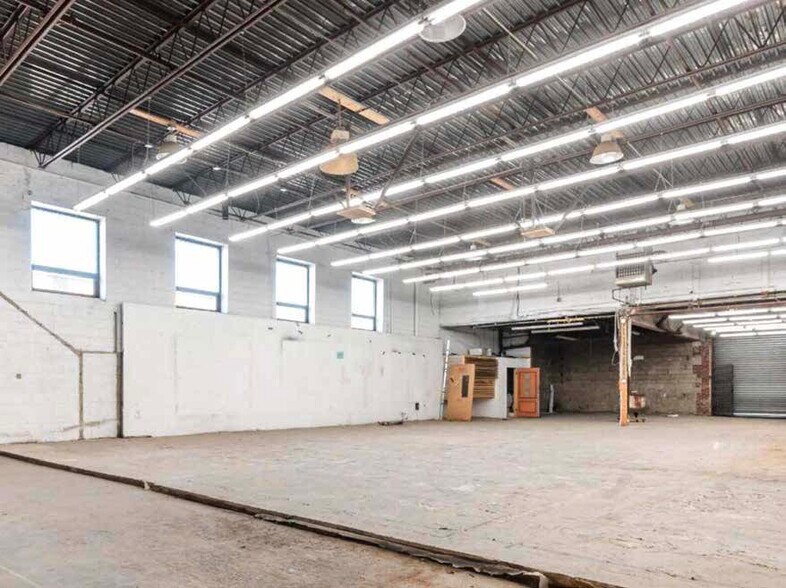 More Photos Of 573 Johnson Ave, Brooklyn Warehouse For Lease