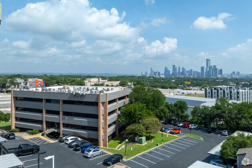 More Photos Of 2211 IH-35 S, Austin Office For Lease