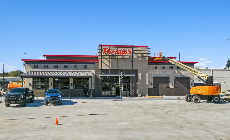 Primary Photo Of 111 FM 1960 Byp E, Humble Restaurant For Sale