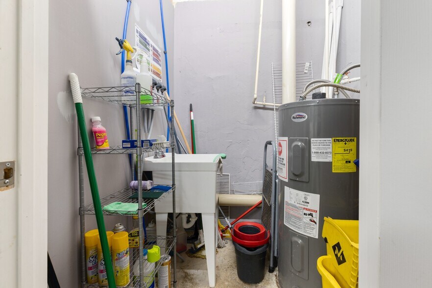 More Photos Of 114 N Church St, Waverly Loft Creative Space For Lease