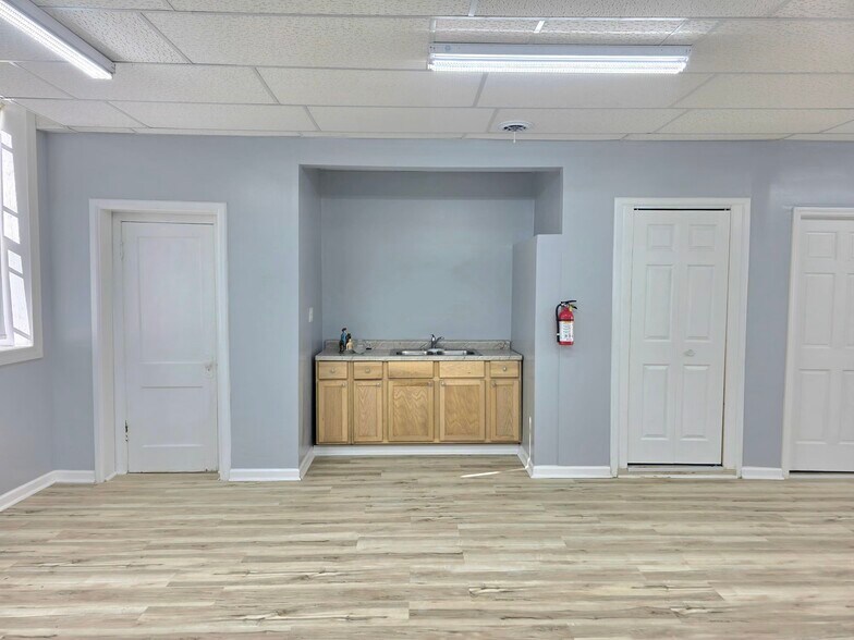 More Photos Of 3123 W 63rd St, Chicago Storefront Retail Residential For Lease